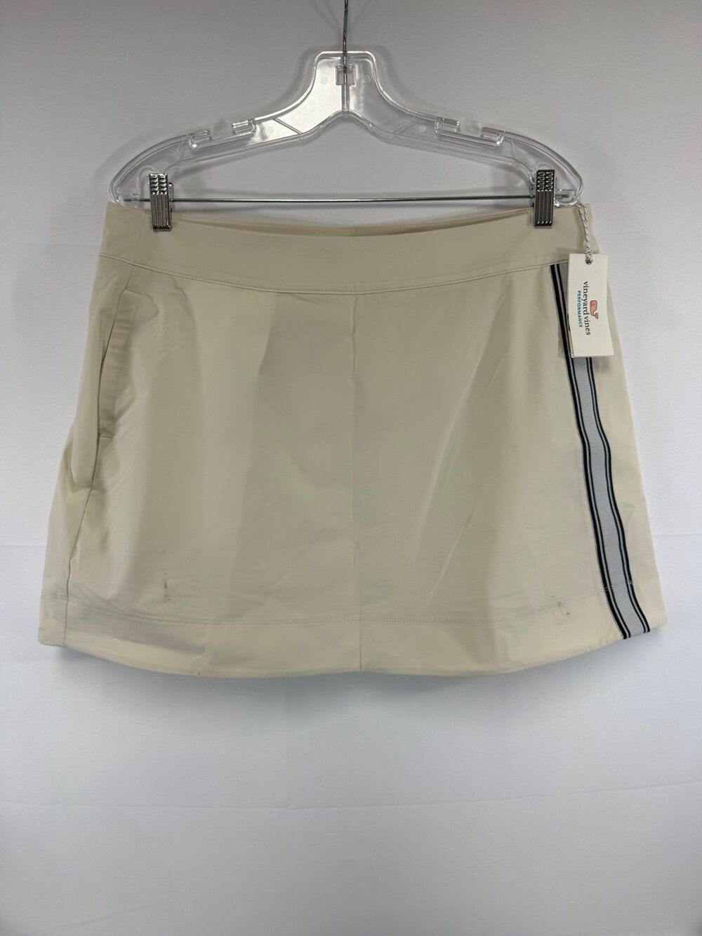 Vineyard Vines Women’s Active Skort Tan Size Large NEW with Tag Flaws